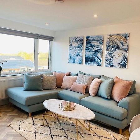 Lees Lookout Holt ,2 Bedroom Luxury Apartment With Private Parking Bagian luar foto