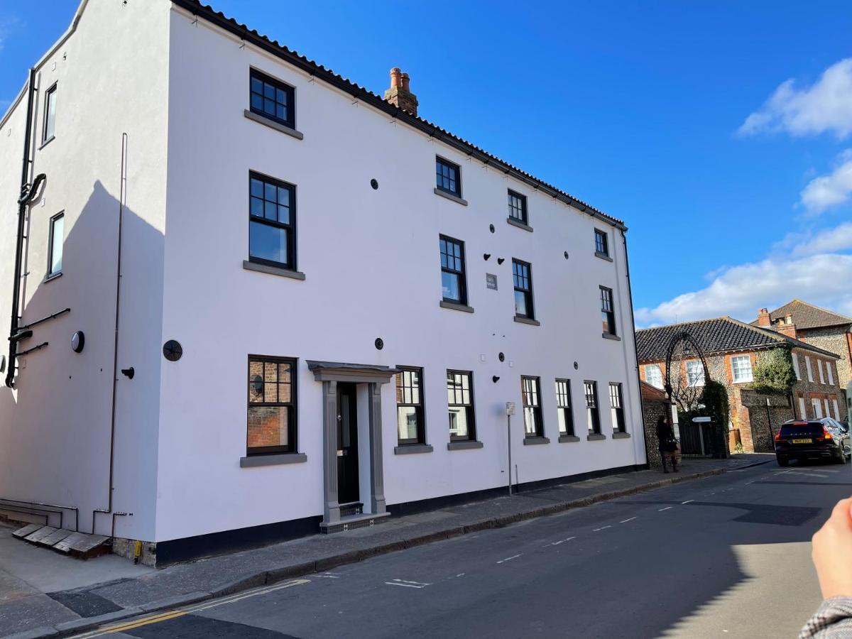 Lees Lookout Holt ,2 Bedroom Luxury Apartment With Private Parking Bagian luar foto
