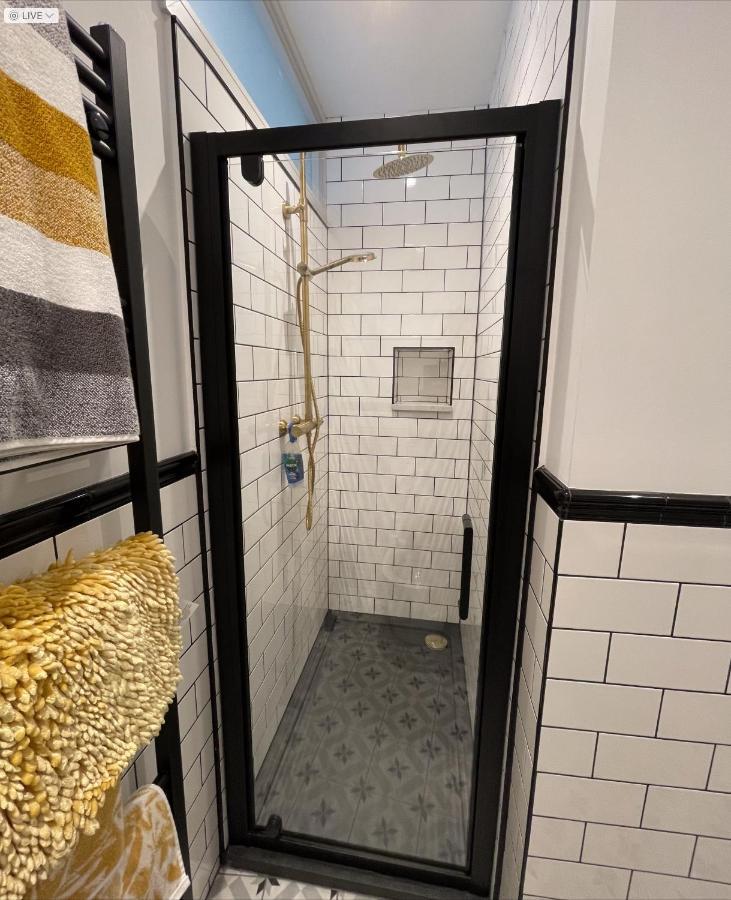 Lees Lookout Holt ,2 Bedroom Luxury Apartment With Private Parking Bagian luar foto