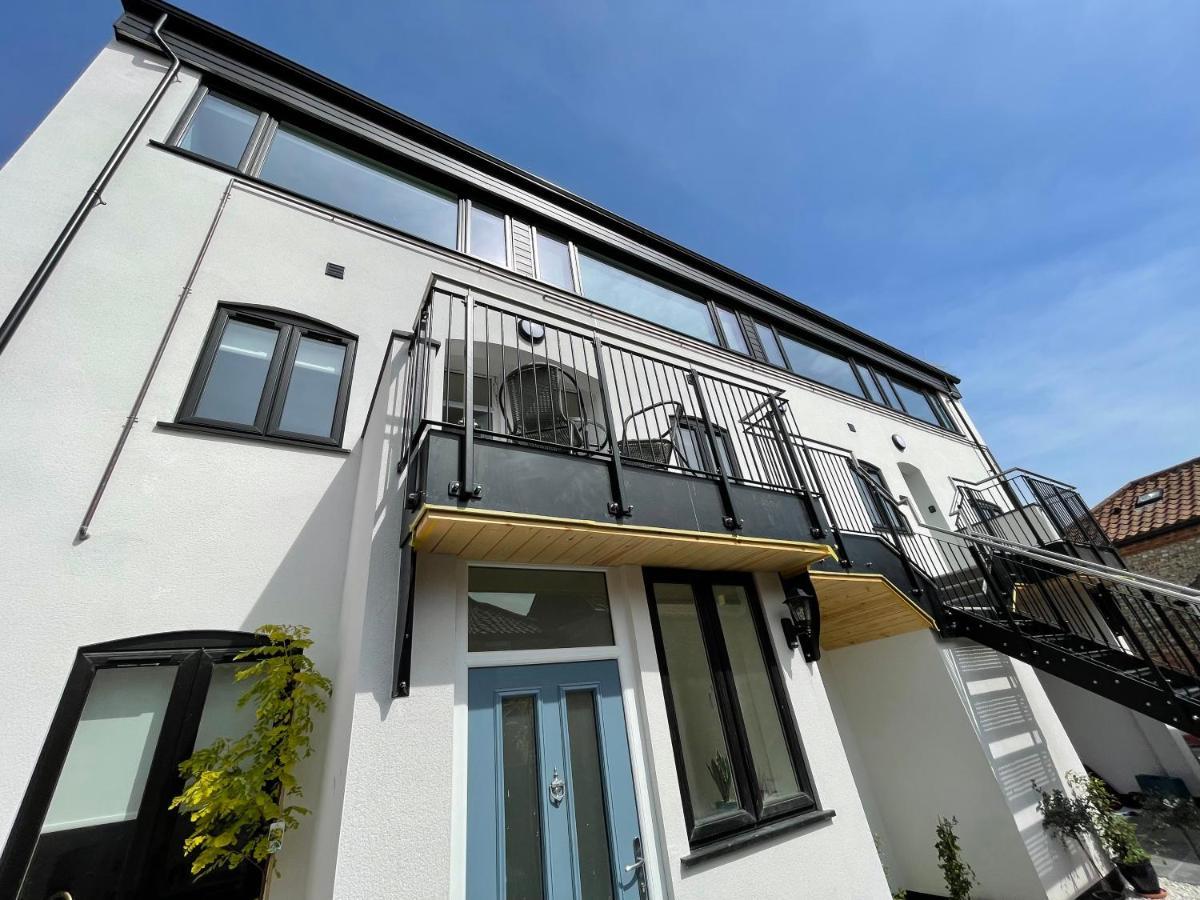 Lees Lookout Holt ,2 Bedroom Luxury Apartment With Private Parking Bagian luar foto