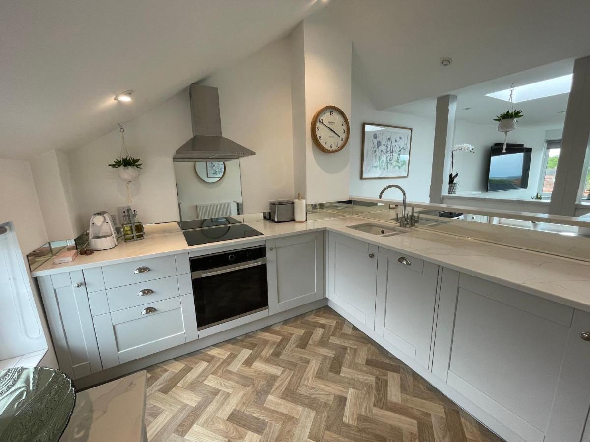 Lees Lookout Holt ,2 Bedroom Luxury Apartment With Private Parking Bagian luar foto