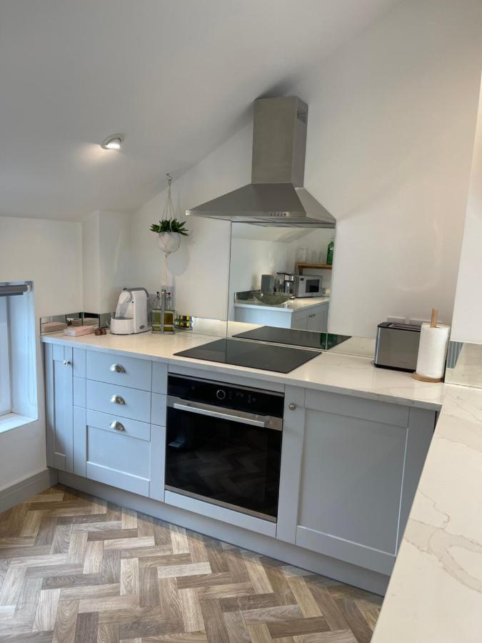 Lees Lookout Holt ,2 Bedroom Luxury Apartment With Private Parking Bagian luar foto