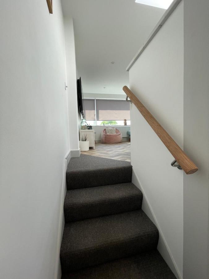 Lees Lookout Holt ,2 Bedroom Luxury Apartment With Private Parking Bagian luar foto